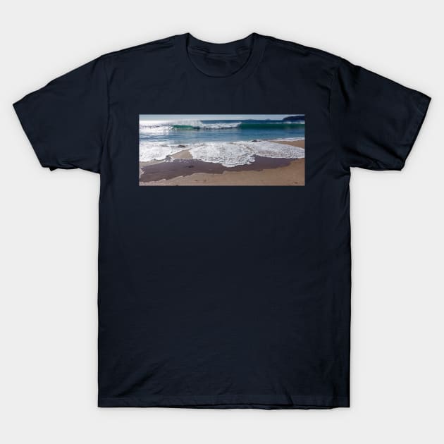 Waves T-Shirt by sma1050